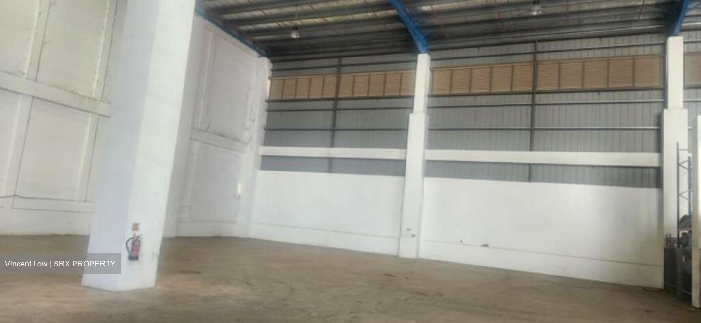 Tampines Industrial Drive (D18), Warehouse #511388171